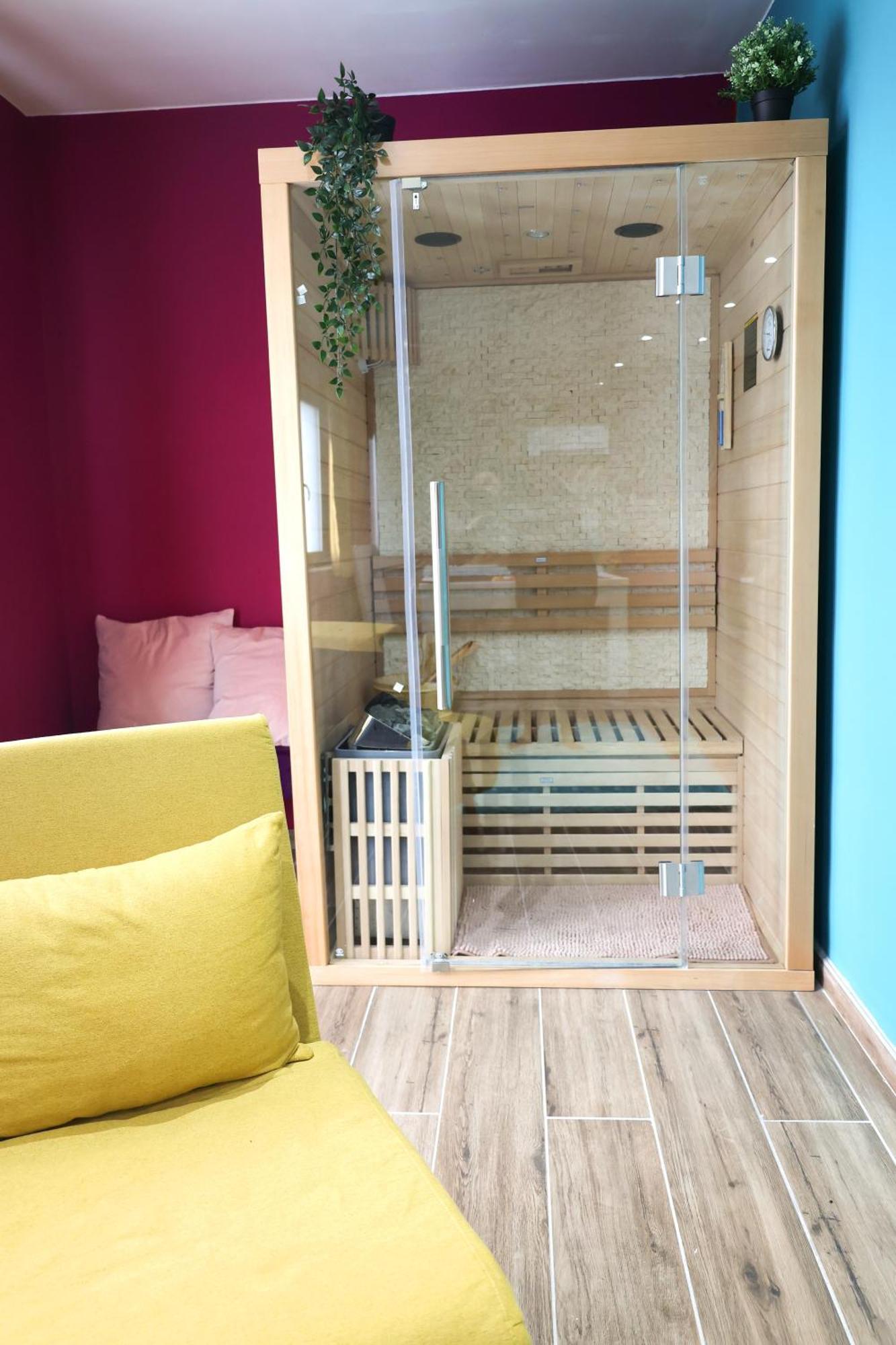 Capsule Groovy-Jacuzzi-Sauna-Billard-Netflix- Nintendo Switch & Jeux 몽스 외부 사진